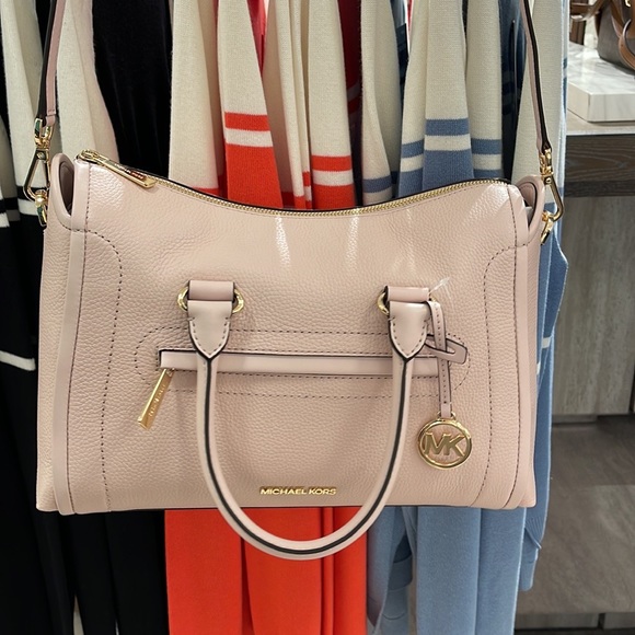 MICHAEL KORS
Carine Large Pebbled Leather Top Zip Satchel
Powder Blush
NWT - Picture 2 of 16